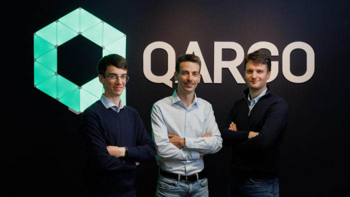 Logo van Qargo founders in front of the Qargo