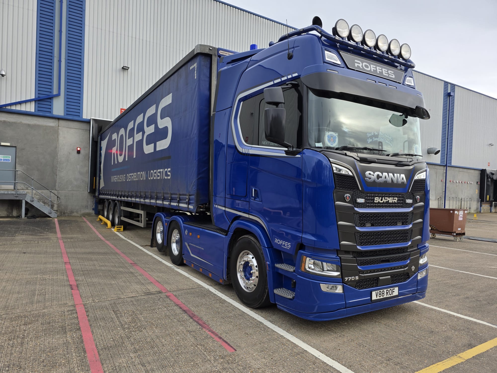 Roffes transport truck